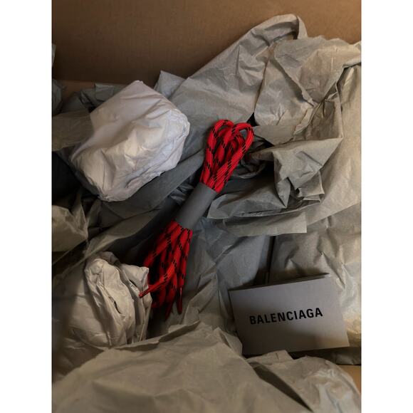 Balenciaga BNWT triple S main image 5